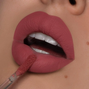 Damaris Cosmetics Vegan Hydrating Matte Liquid Lipstick, Cuertly Free, Parabens Free, No GMO. (Morenaza)