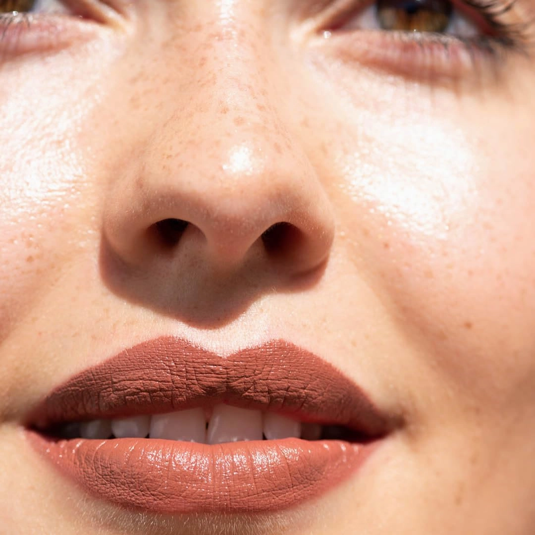Ere Perez - Natural Coco Crayon Hydrating Lip Color | Baobab   Coconut Oil, Silica, Vitamin E | Protect, Nourish, Repair | Vegan, Cruelty-Free, Clean Beauty (Brave, 0.01 oz | 3 g)