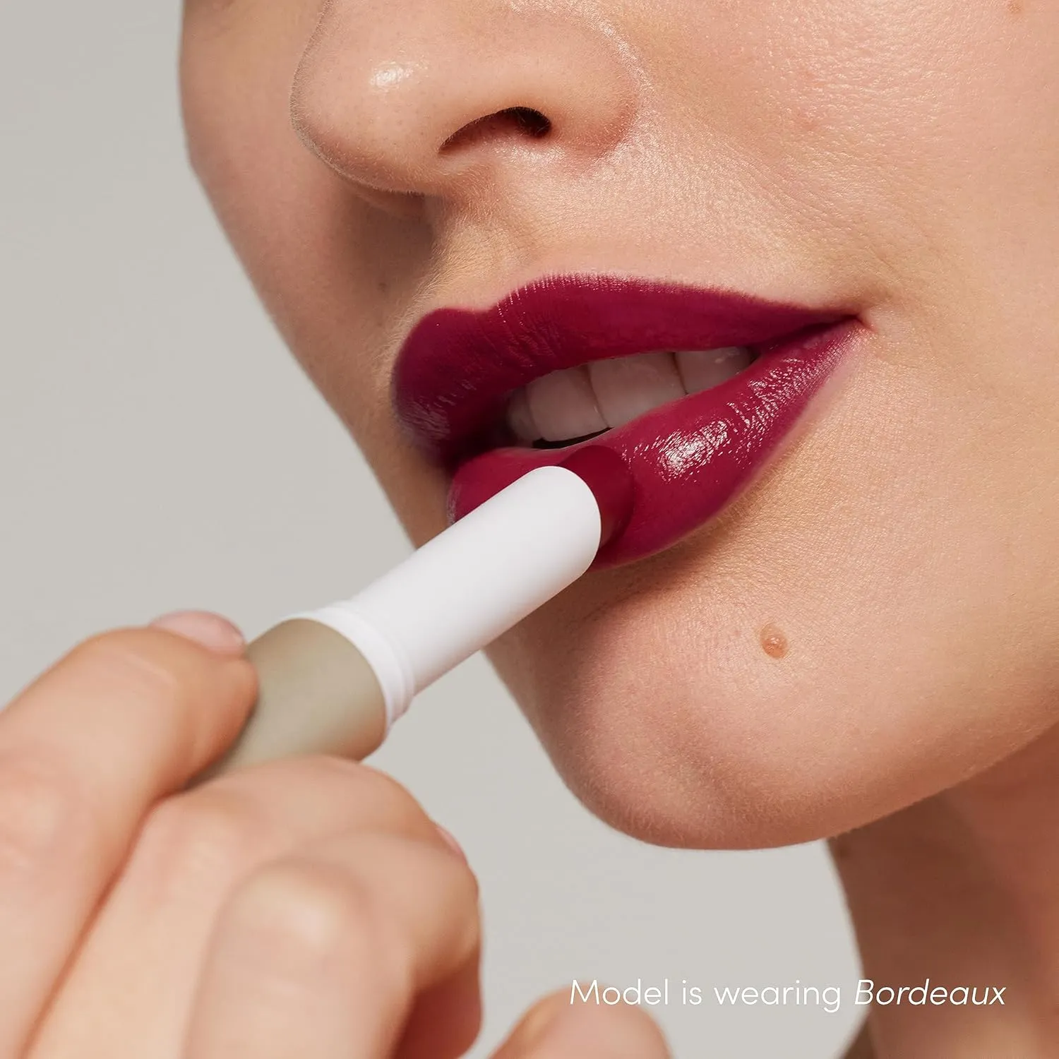 jane iredale ColorLuxe Hydrating Cream Lipstick, Creamy, Highly Pigmented Lip Color Delivers Weightless Moisture and Bold Payoff, Satin Finish, Vegan