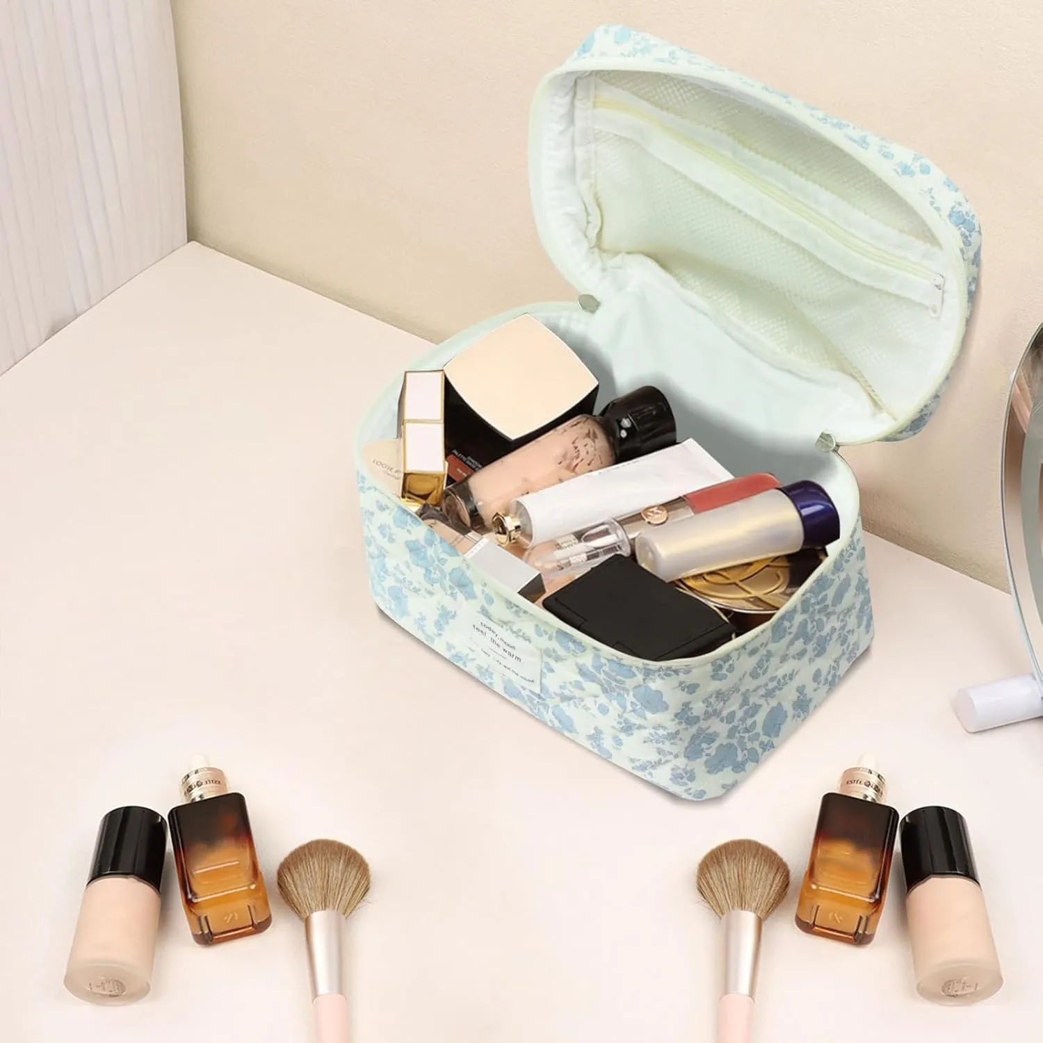 Large Makeup Bag, Cute Cosmetic Bag for Women Girls, Floral Coquette Aesthetic Toiletry Bag, Travel Make Up Organizer Bag (Rose Plaid Pattern)