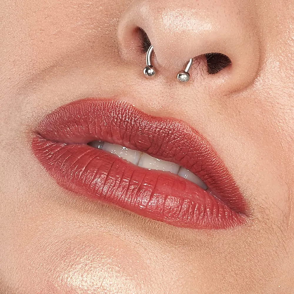 Sigma Beauty Liquid Lipstick – Bold and Luxurious Liquid Matte Lipstick with a Satin Finish - Clean, Vegan Cruelty Free Makeup (Fable)